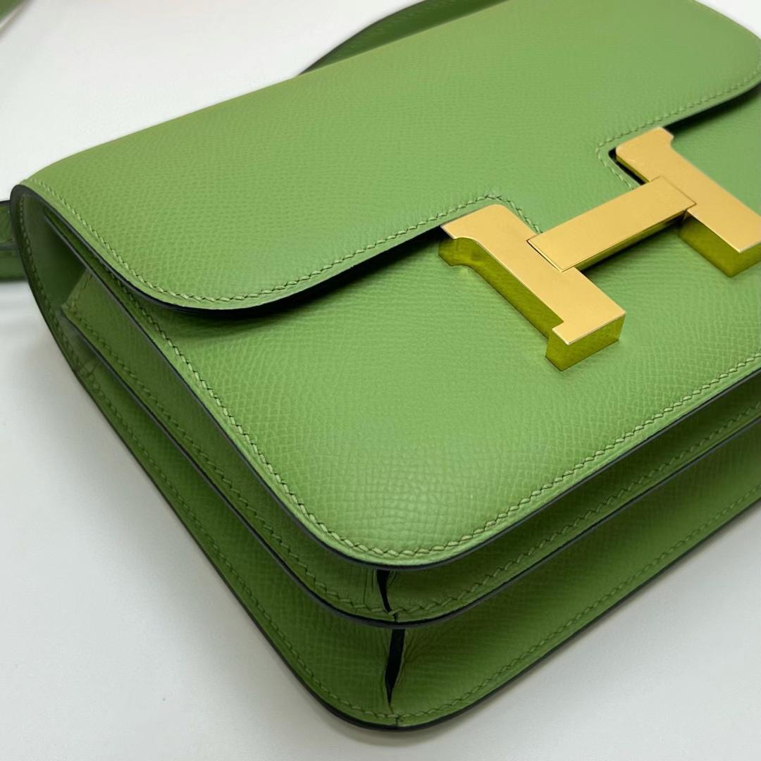 Hermès（爱马仕）Constance 空姐包 Epsom i3 牛油果绿 金扣 19cm 全手工蜡线缝制 Ghw