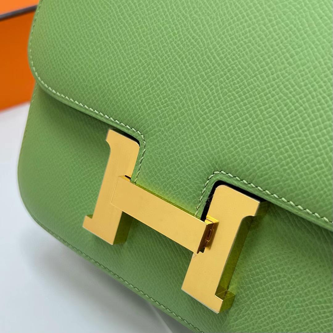 Hermès（爱马仕）Constance 空姐包 Epsom i3 牛油果绿 金扣 19cm 全手工蜡线缝制 Ghw