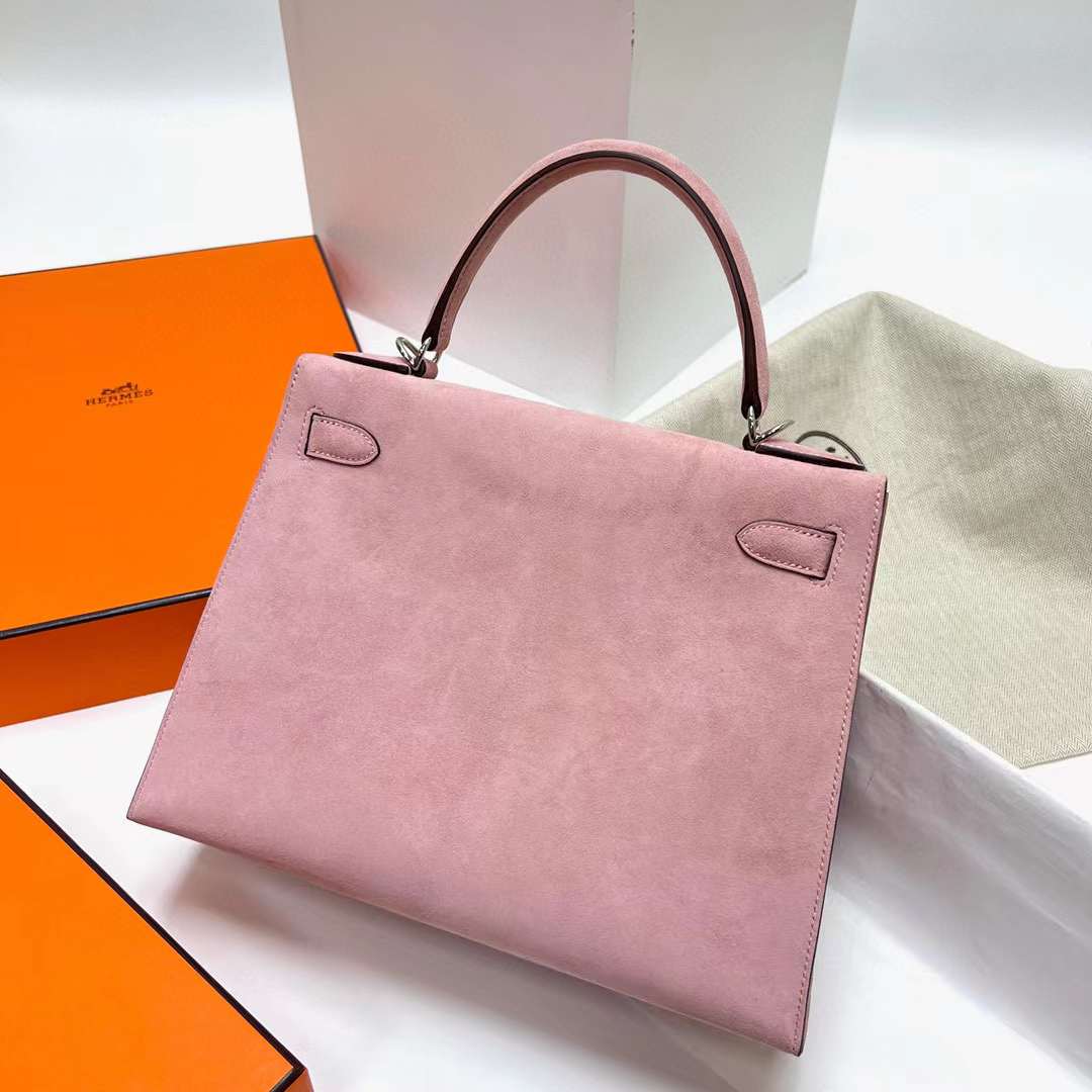 Hermès（爱马仕）Kelly 凯莉包 Suede 进口麂皮 干玫瑰粉 银扣 28cm 全手工蜡线缝制 Phw