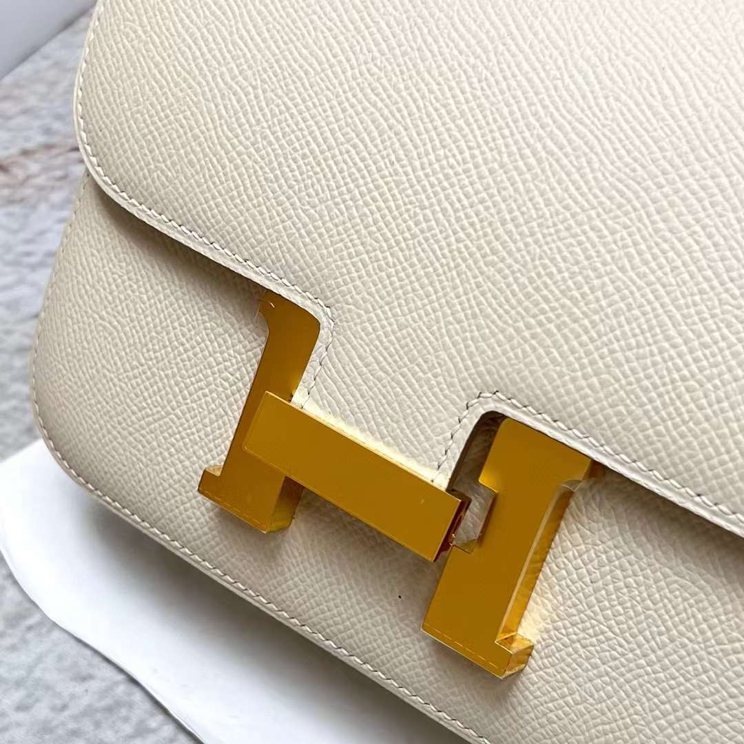 Hermès（爱马仕）Constance 康斯坦斯 19-1 Epsom Ck10 奶昔白 金扣 19cm 全手工蜡线缝制 Ghw
