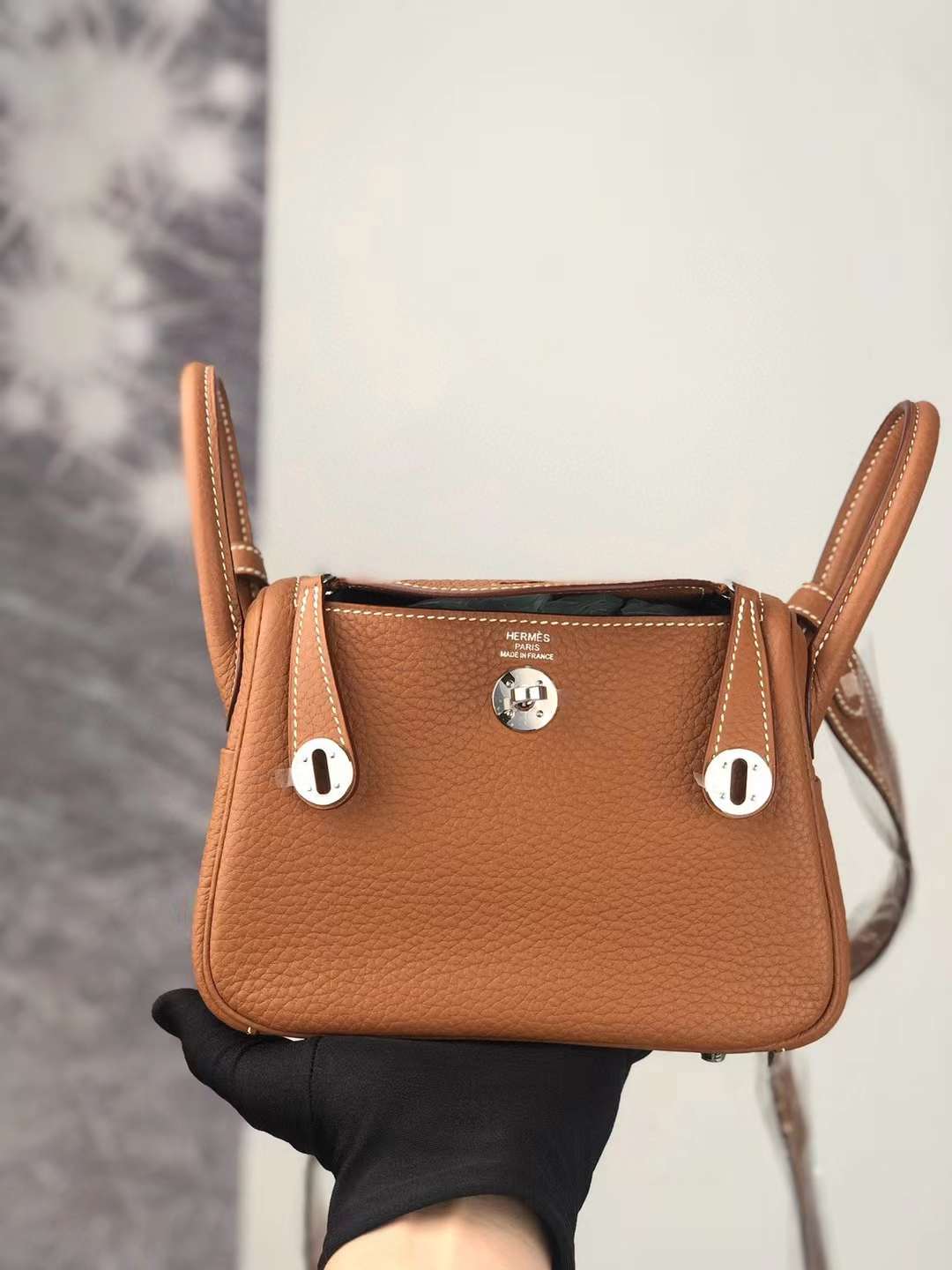 Hermès（爱马仕）Mini Lindy 迷你琳迪包 Clemence 原厂进口大牛皮 Ck37 金棕色 银扣 19cm 全手工蜡线缝制 Phw