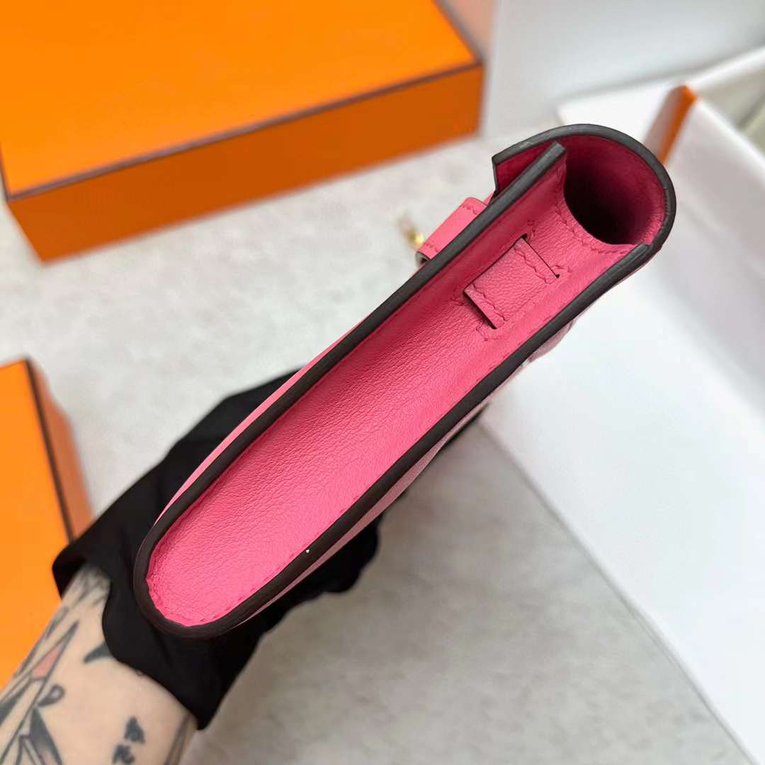 Hermès（爱马仕）Kelly cut Swift 8w 新唇膏粉 金扣 31cm 全手工蜡线缝制 Ghw