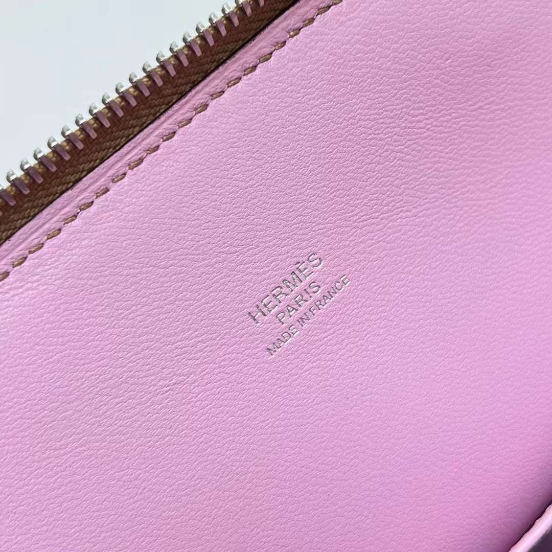 Hermès（爱马仕）Bolide 保龄球包 Evercolor 0M 奶茶色 内拼 X9 锦葵紫 银扣 25cm 全手工蜡线缝制 Phw