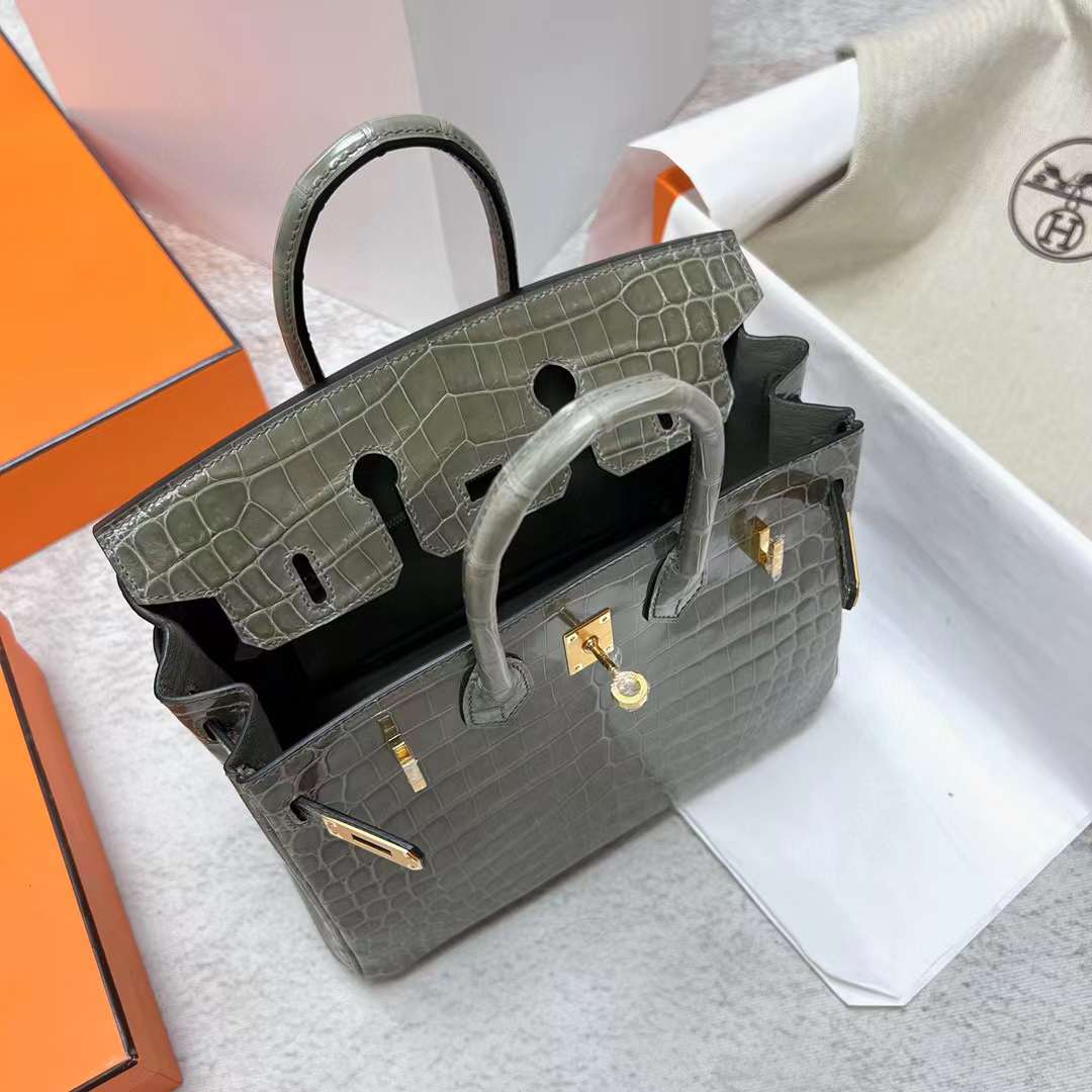 Hermès（爱马仕）Birkin 铂金包 亮面尼罗鳄鱼 Shiny Nilo Crocodile Ck81 斑鸠灰 金扣 25cm 全手工蜡线缝制 Ghw