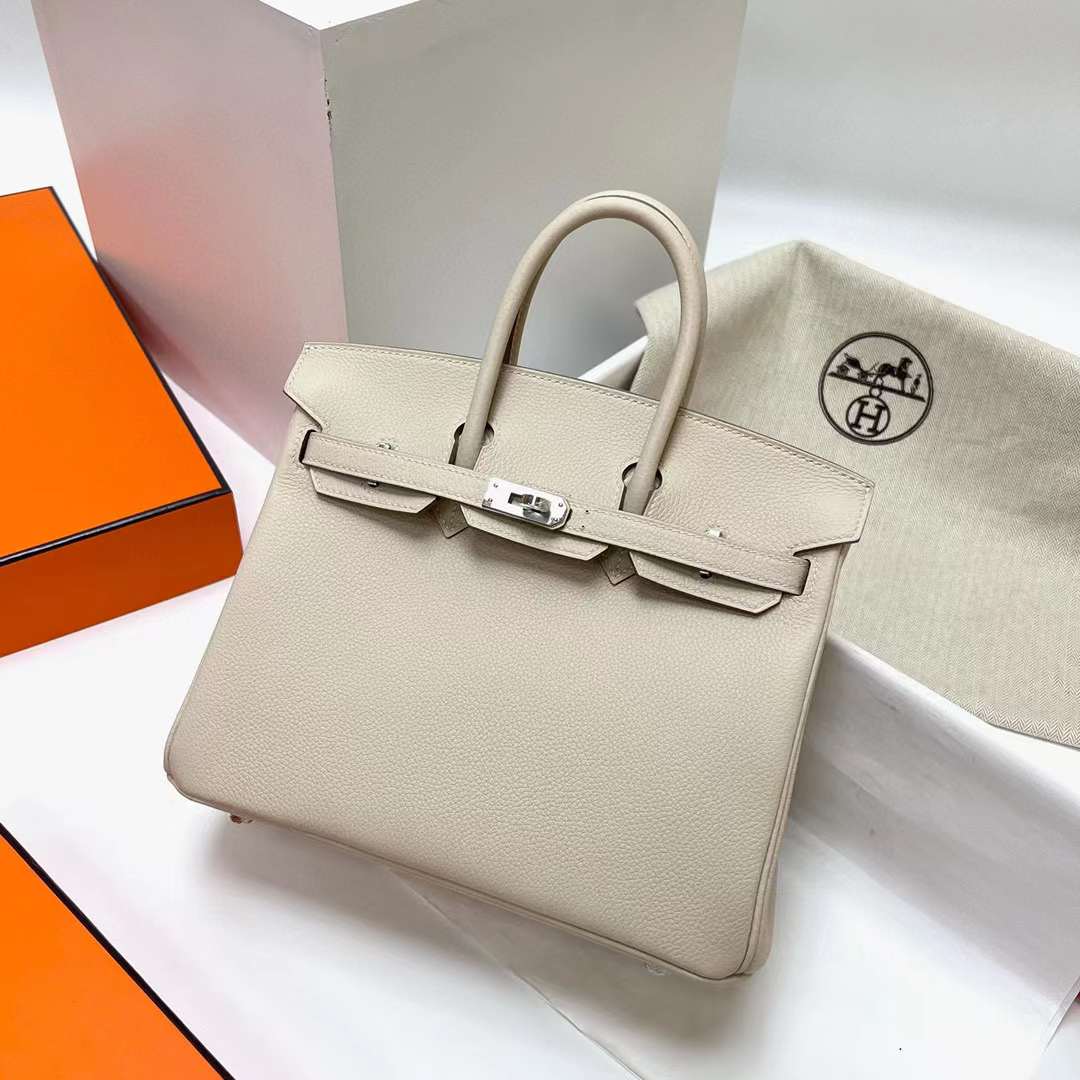 Hermès（爱马仕）Birkin 铂金包 Togo皮 Ck10 奶昔白 银扣 25cm 全手工蜡线缝制 Phw