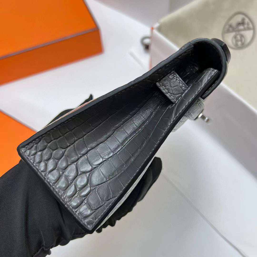 Hermès（爱马仕）Mini Kelly Pochette 雾面美洲鳄鱼 Matte Alligator Crocodile Ck88 石墨灰 银扣 22cm Phw