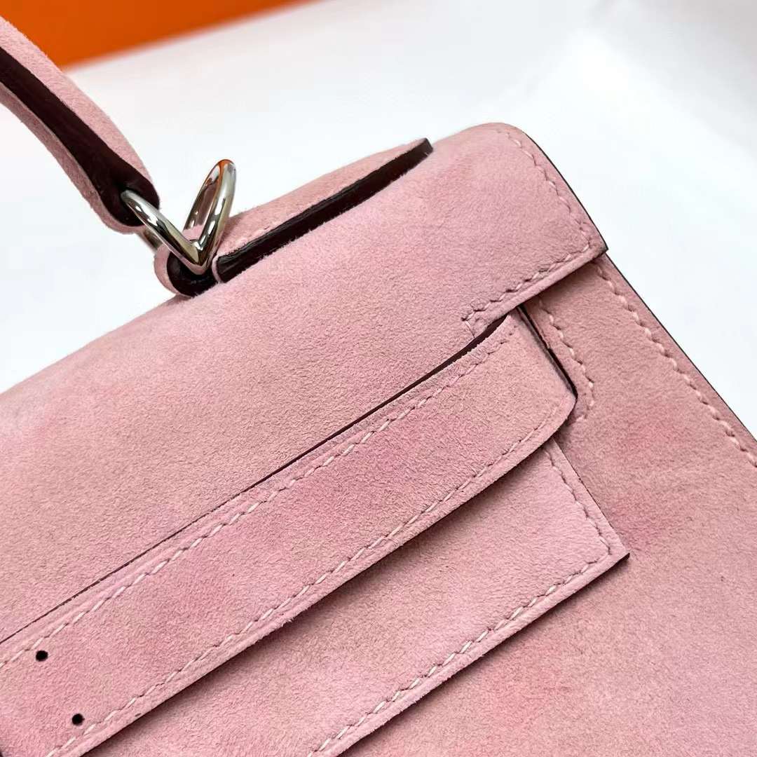 Hermès（爱马仕）Kelly 凯莉包 Suede 进口麂皮 干玫瑰粉 银扣 28cm 全手工蜡线缝制 Phw