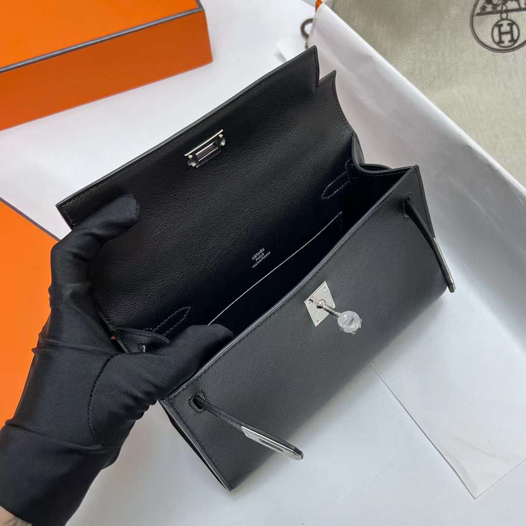 Hermès（爱马仕）Mini Kelly Pochette Swift Ck89 黑色 银扣 22cm 全手工蜡线缝制 Phw
