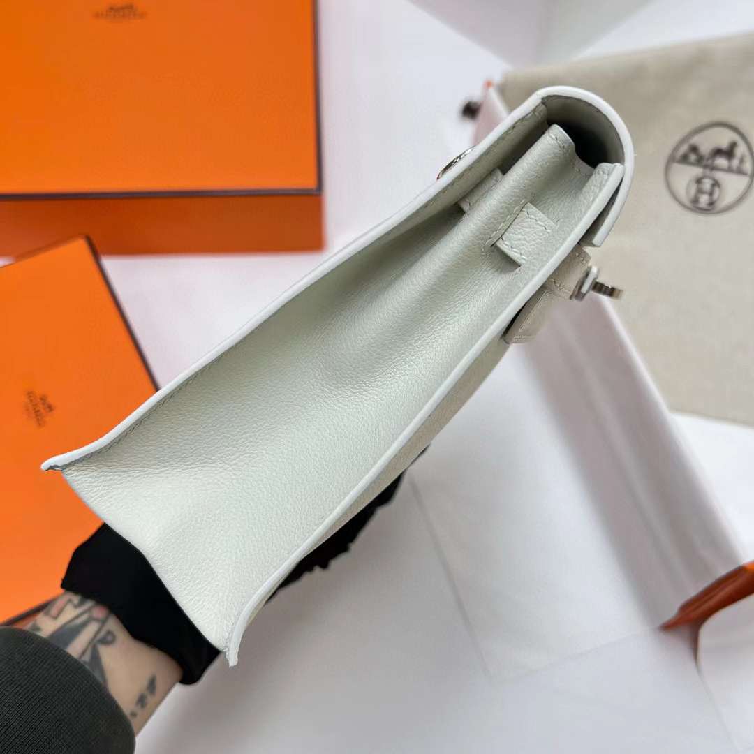 Hermès（爱马仕）Kelly danse 跳舞包 Evercolor 01 纯白 银扣 22cm 全手工蜡线缝制 Phw
