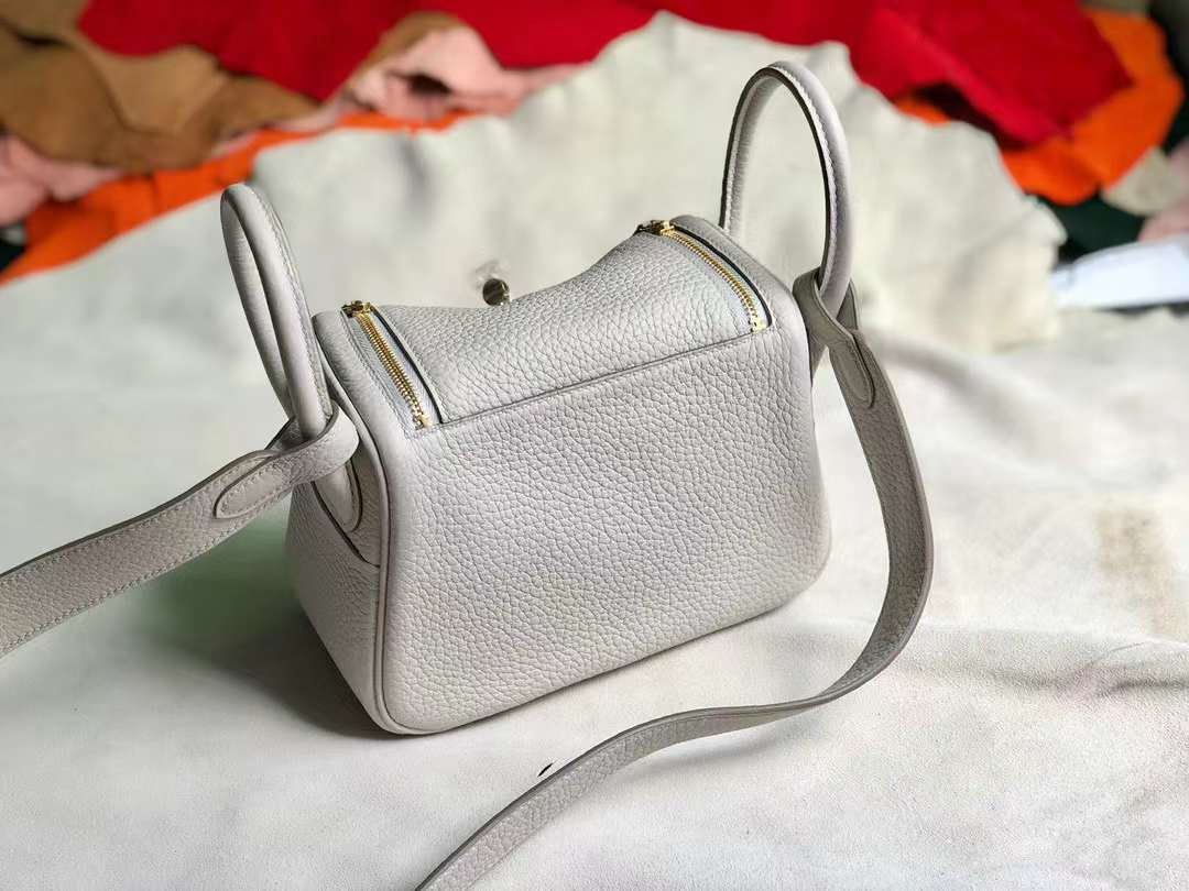 Hermès（爱马仕）Mini Lindy 迷你琳迪包 Clemence 原厂进口大牛皮 Ck80 珍珠灰 金扣 19cm 全手工蜡线缝制 Ghw