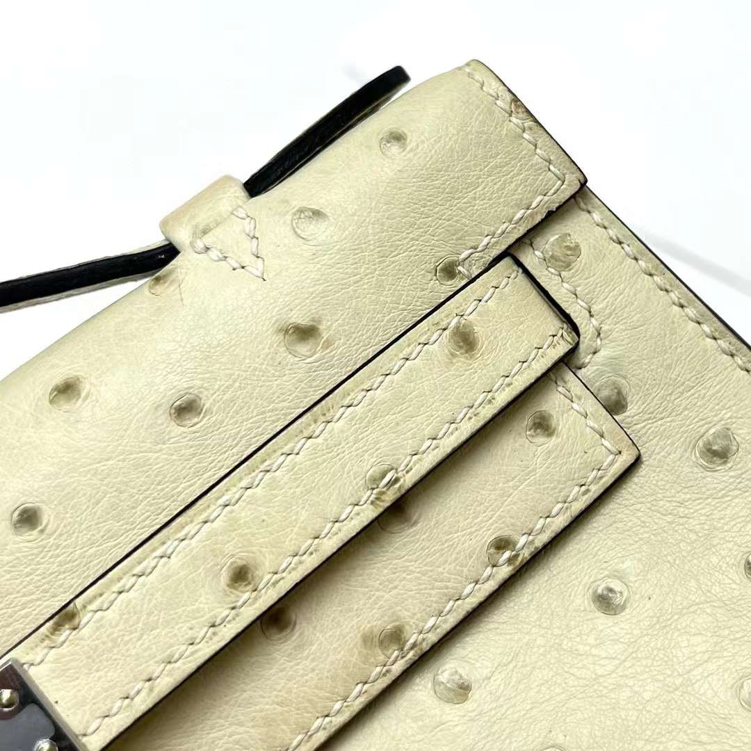 Hermès（爱马仕）Mini Kelly Pochette Ostrich 鸵鸟皮 3C 羊毛白 银扣 22cm 全手工蜡线缝制 Phw