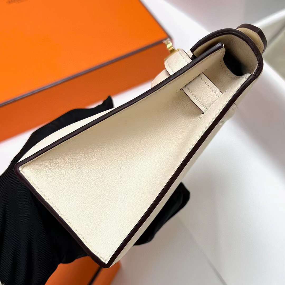 Hermès（爱马仕）Mini Kelly Pochette Swift i2 奶油白 金扣 22cm 全手工蜡线缝制 Ghw