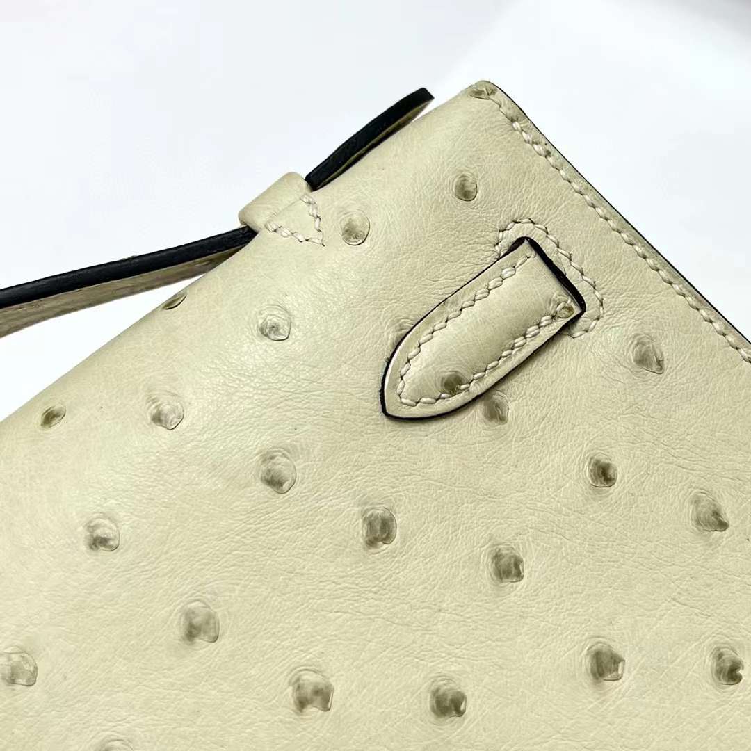 Hermès（爱马仕）Mini Kelly Pochette Ostrich 鸵鸟皮 3C 羊毛白 银扣 22cm 全手工蜡线缝制 Phw