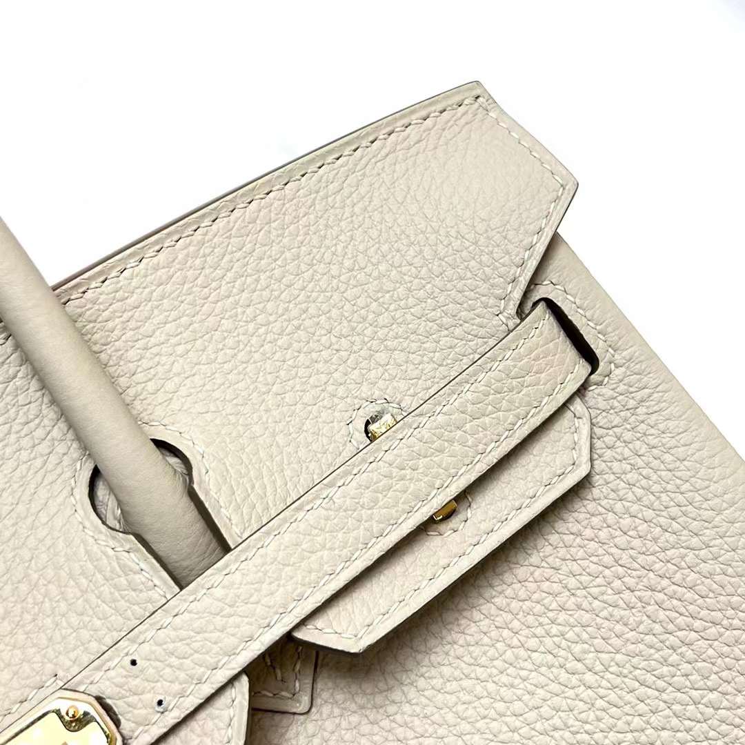 Hermès（爱马仕）Birkin 铂金包 Togo皮 Ck10 奶昔白 金扣 25cm 全手工蜡线缝制 Ghw