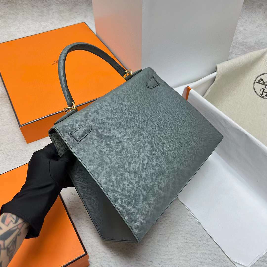 Hermès（爱马仕）Kelly 凯莉包 Epsom Cc63 杏绿色 金扣 28cm 全手工蜡线缝制 Ghw