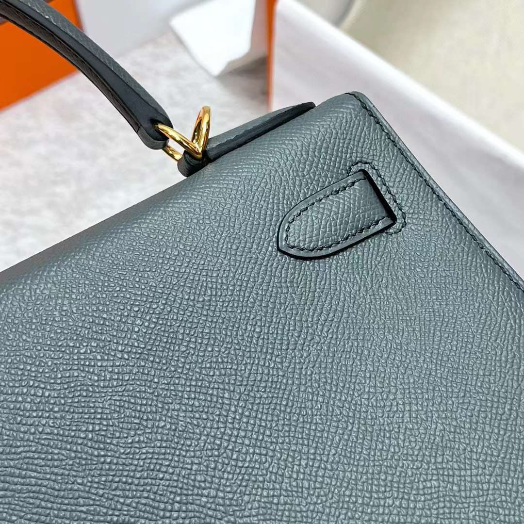 Hermès（爱马仕）Kelly 凯莉包 Epsom Cc63 杏绿色 金扣 28cm 全手工蜡线缝制 Ghw