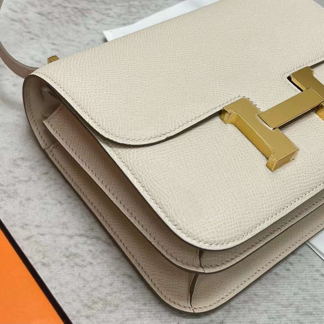 Hermès（爱马仕）Constance 空姐包 Epsom Ck10 奶昔白 金扣 19cm 全手工蜡线缝制 Ghw