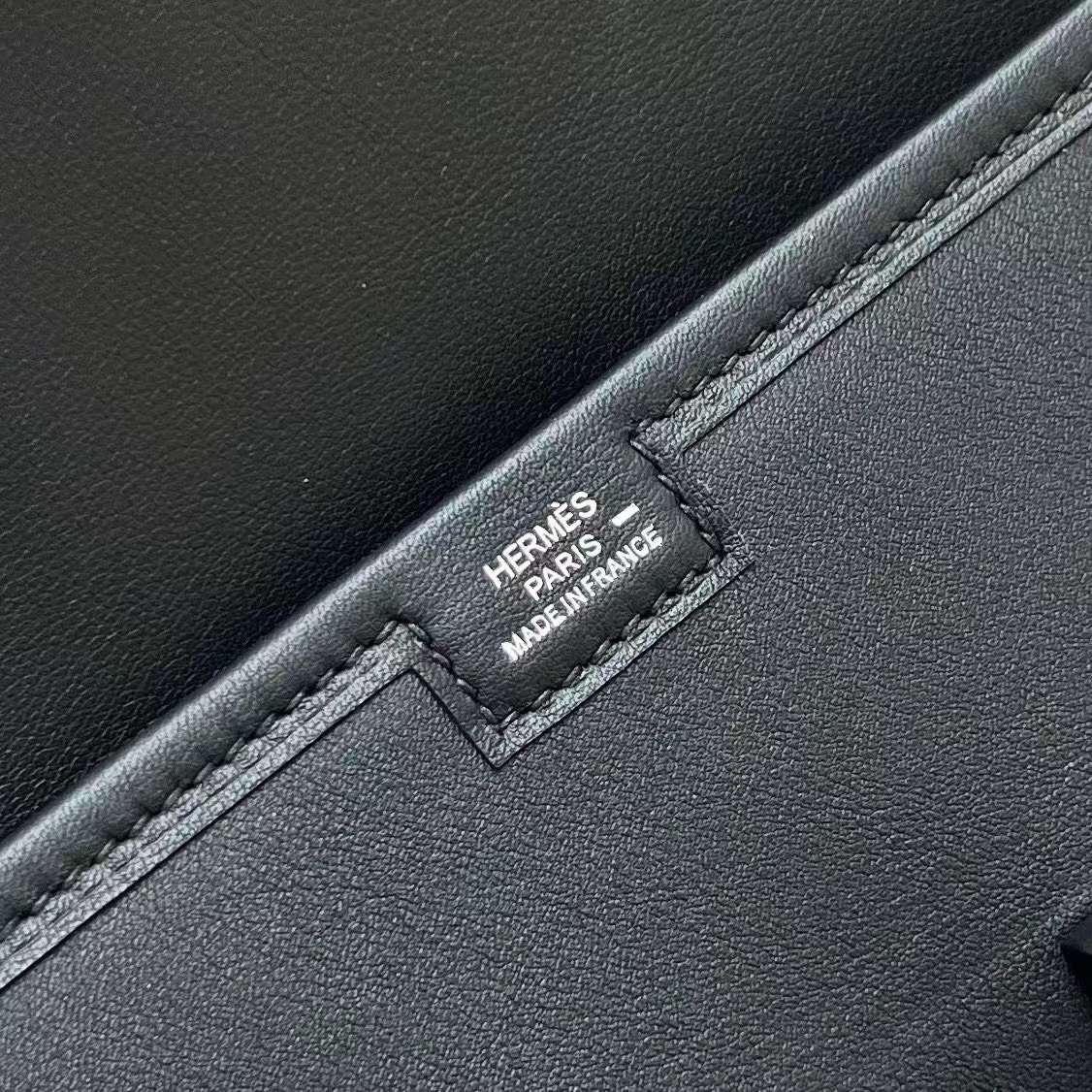 Hermès（爱马仕）Jige 手包 Swift Ck89 黑色 自然色蜥蜴扣 29cm 全手工蜡线缝制