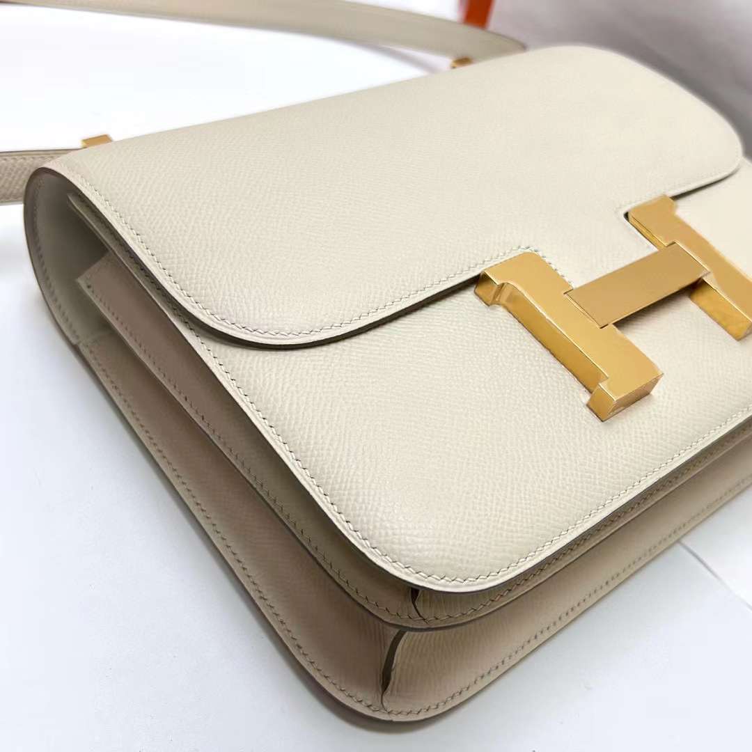 Hermès（爱马仕）Constance 空姐包 Epsom Ck10 奶昔白 金扣 24cm 全手工蜡线缝制 Ghw