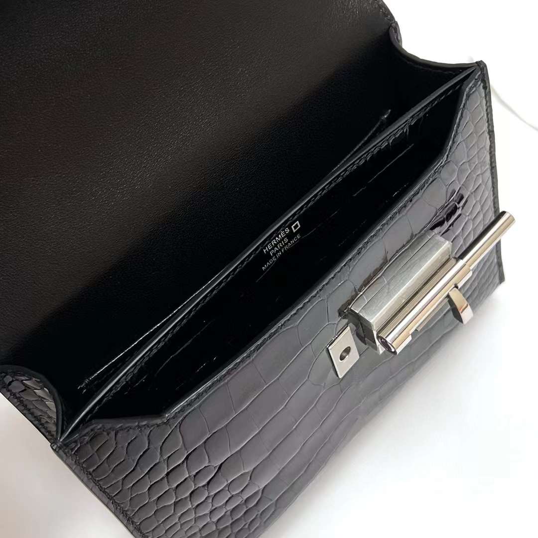 Hermès（爱马仕）Verrou 机枪包 亮面美洲鳄鱼 Ck89 黑色 银扣 17.5cm 全手工蜡线缝制 Phw