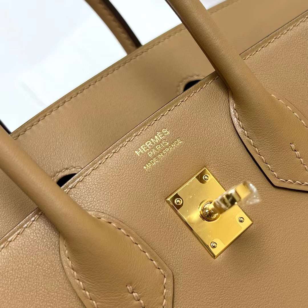 Hermès（爱马仕）Birkin 铂金包 Swift 0M 奶茶色 金扣 25cm 全手工蜡线缝制 Ghw