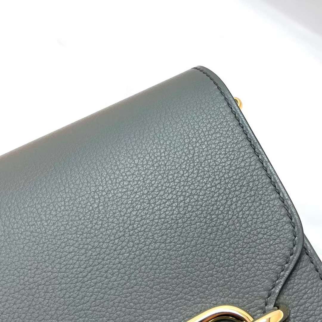 Hermès（爱马仕）Roulis 猪鼻子 Evercolor Cc63 杏绿色 金扣 18cm 全手工蜡线缝制 Ghw