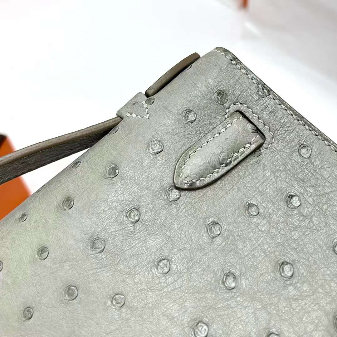 Hermès（爱马仕）Mini Kelly Pochette Ostrich 鸵鸟皮 Ck80 珍珠灰 银扣 22cm 全手工蜡线缝制 Phw