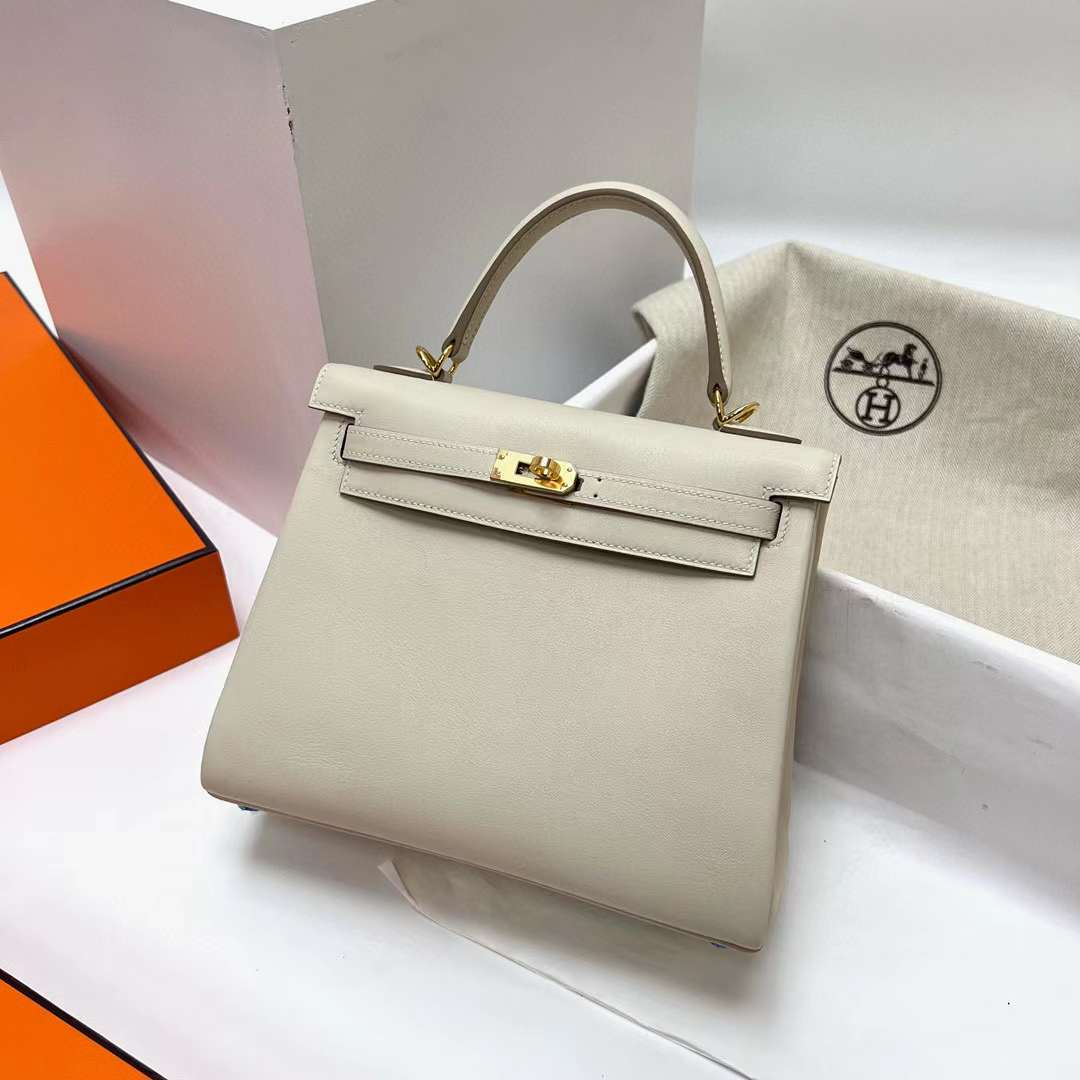 Hermès（爱马仕）Kelly 凯莉包 Swift Ck10 奶昔白 金扣 25cm 全手工蜡线缝制 Ghw