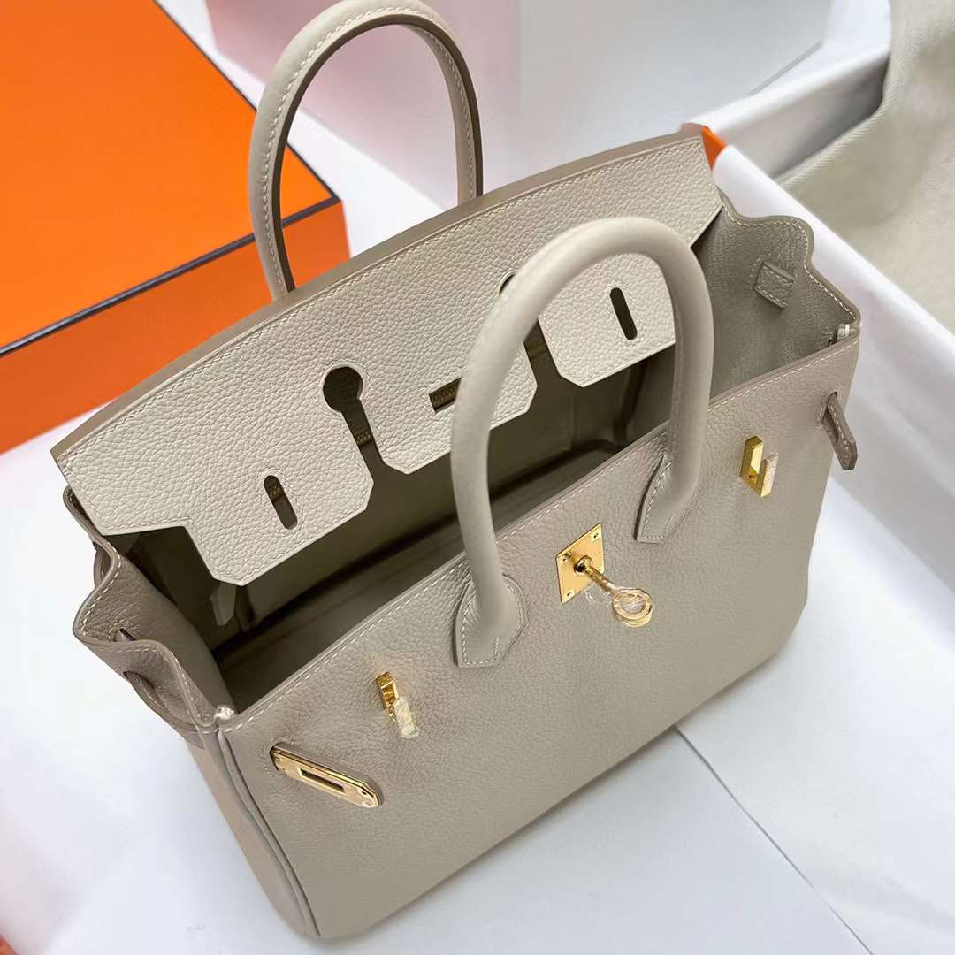 Hermès（爱马仕）Birkin 铂金包 Togo皮 Ck10 奶昔白 金扣 25cm 全手工蜡线缝制 Ghw