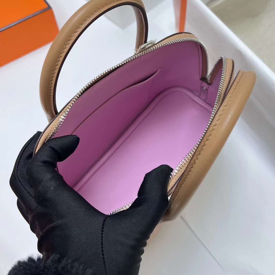 Hermès（爱马仕）Bolide 保龄球包 Evercolor 0M 奶茶色 内拼 X9 锦葵紫 银扣 25cm 全手工蜡线缝制 Phw