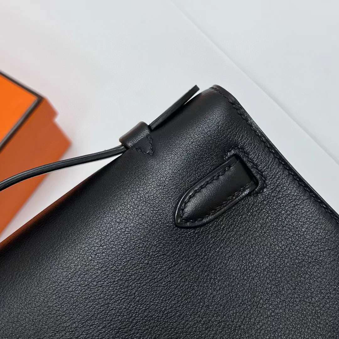 Hermès（爱马仕）Mini Kelly Pochette Swift Ck89 黑色 银扣 22cm 全手工蜡线缝制 Phw