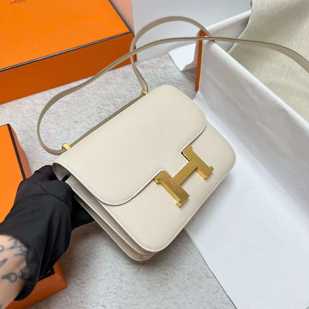 Hermès（爱马仕）Constance 空姐包 Epsom Ck10 奶昔白 金扣 19cm 全手工蜡线缝制 Ghw
