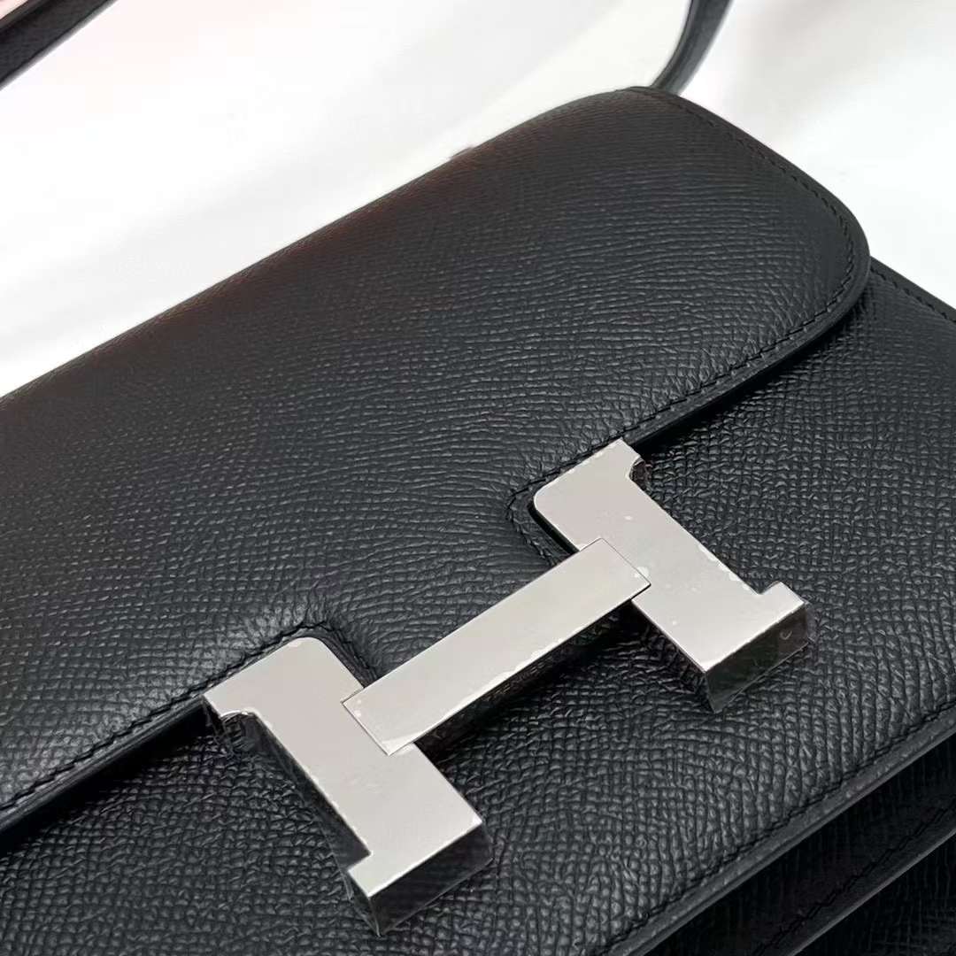 Hermès（爱马仕）Constance 空姐包 Epsom Ck89 黑色 银扣 19cm 全手工蜡线缝制 Phw