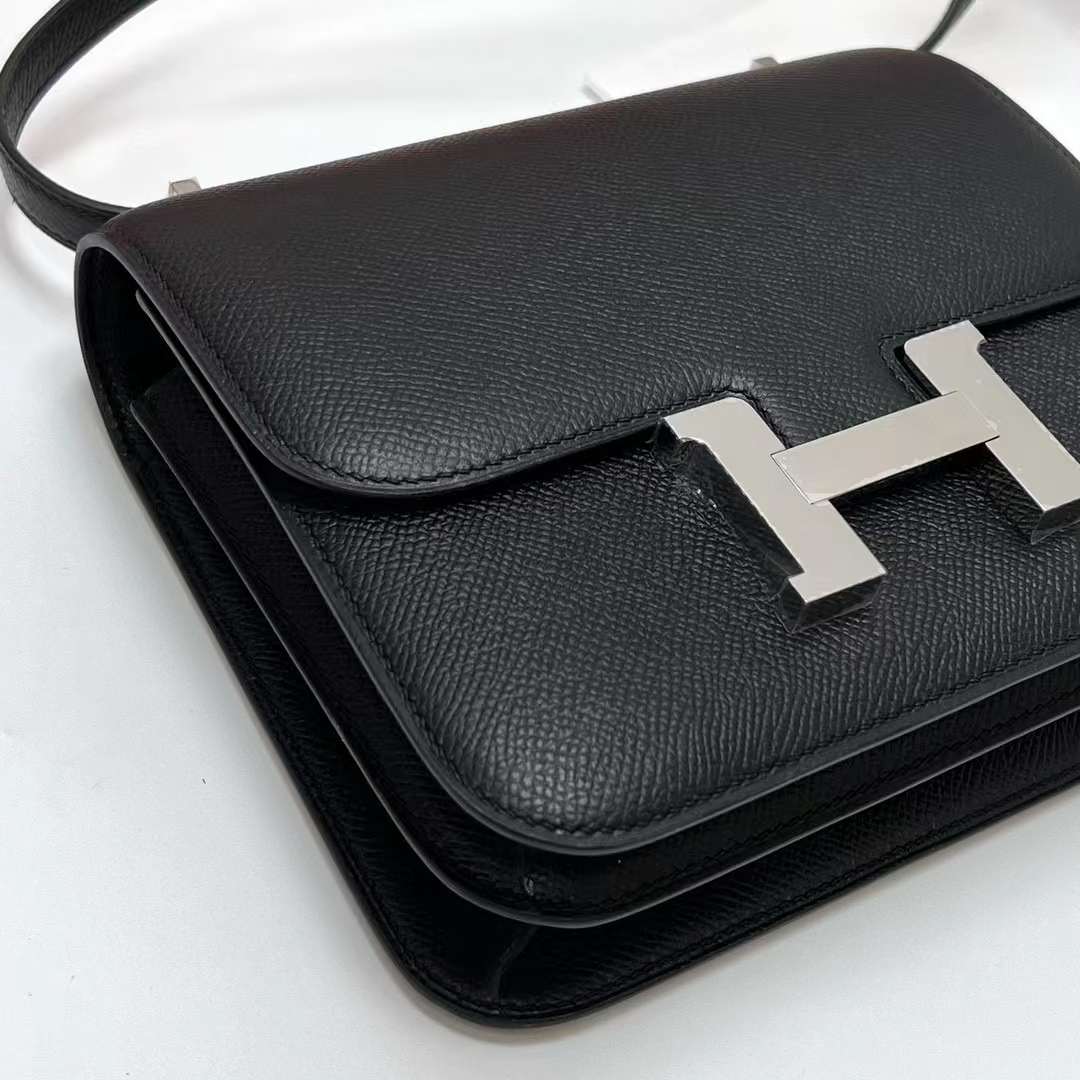 Hermès（爱马仕）Constance 空姐包 Epsom Ck89 黑色 银扣 19cm 全手工蜡线缝制 Phw
