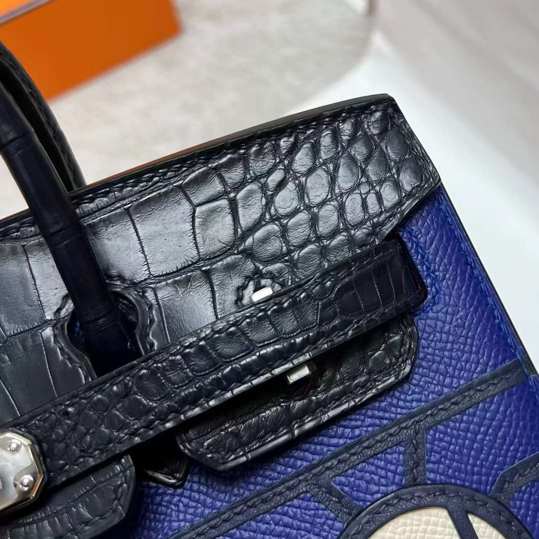 Hermès（爱马仕）Birkin 铂金包 限量版 蓝色小房子 银扣 20cm 全手工蜡线缝制 Phw
