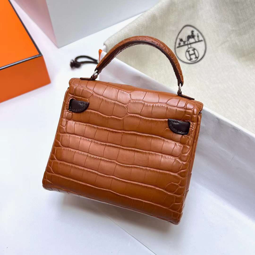Hermès（爱马仕）Kelly doll 雾面美洲鳄鱼 Matte Alligator Crocodile 拼 Swift Ck37 金棕色 拼 乌木色 银扣 16cm Phw
