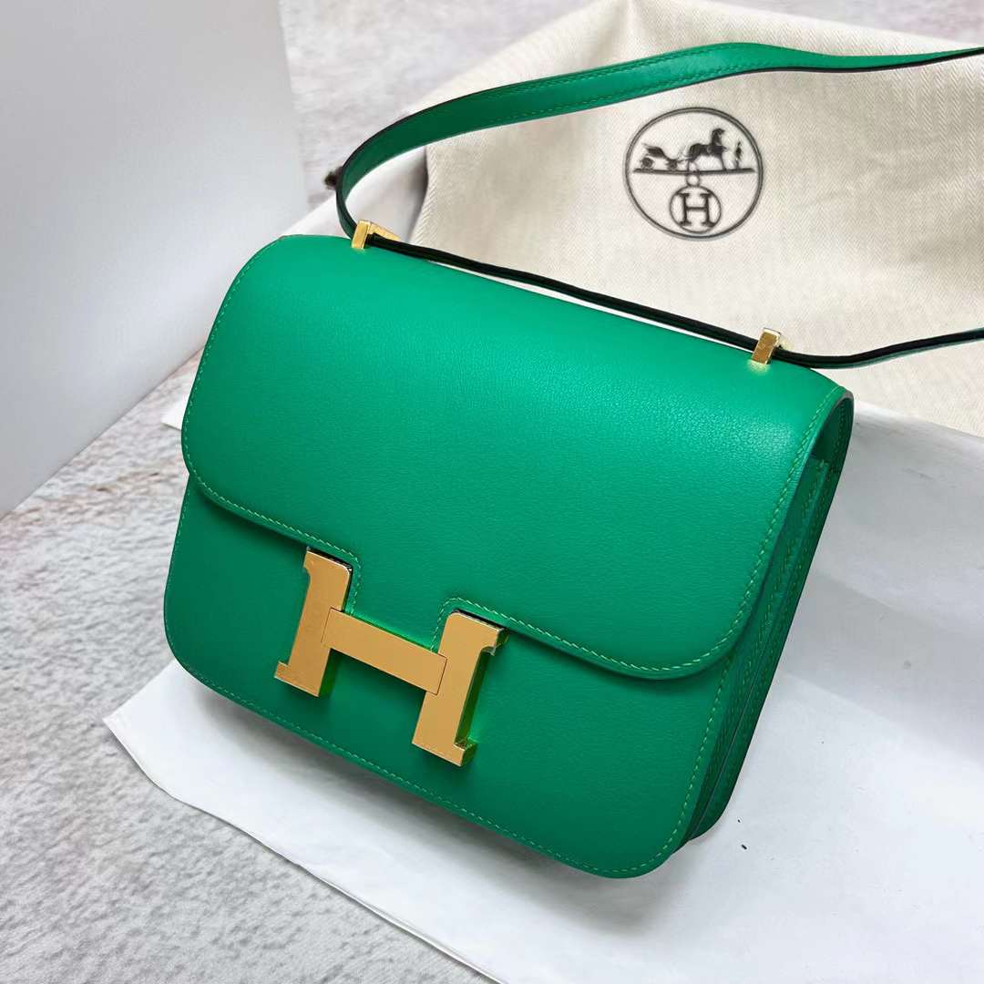 Hermès（爱马仕）Constance 康斯坦斯 Swift 6W 薄荷绿 金扣 19cm 全手工蜡线缝制 Ghw
