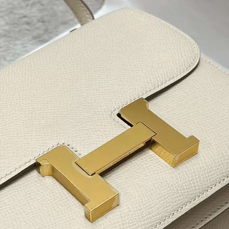 Hermès（爱马仕）Constance 空姐包 Epsom Ck10 奶昔白 金扣 19cm 全手工蜡线缝制 Ghw