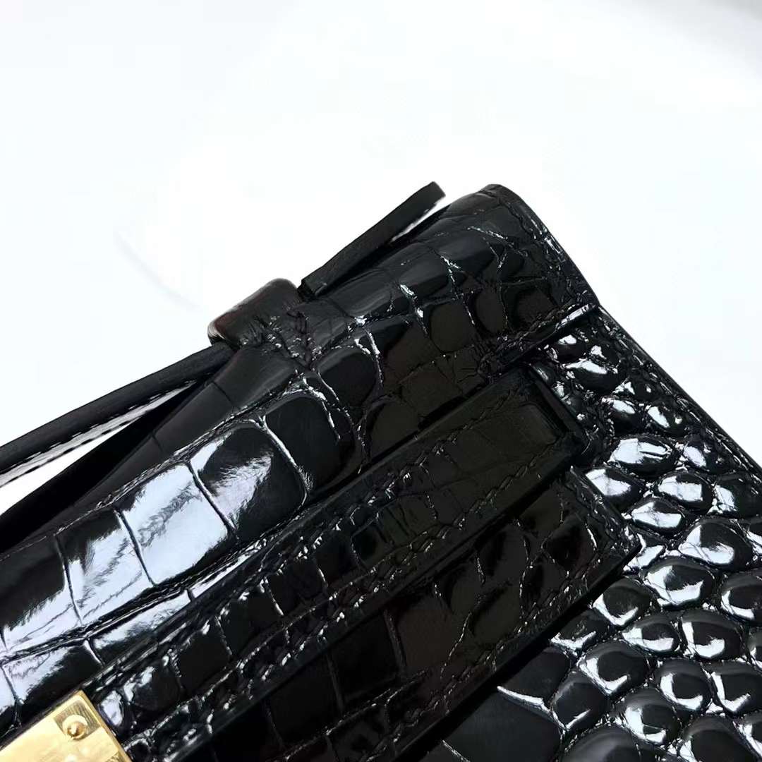 Hermès（爱马仕）Mini Kelly Pochette 亮面美洲鳄鱼 Shiny alligator crocodile ck89 黑色 金扣 22cm 全手工蜡线缝制 Ghw