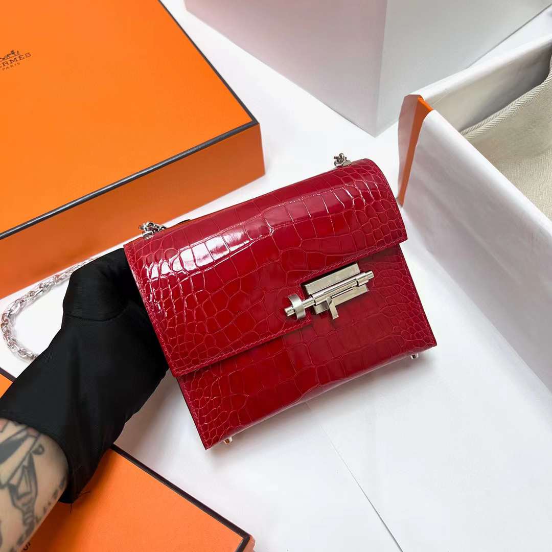 Hermès（爱马仕）Verrou 机枪包 亮面美洲鳄鱼 Ck95 法拉利红 银扣 17.5cm 全手工蜡线缝制 Phw