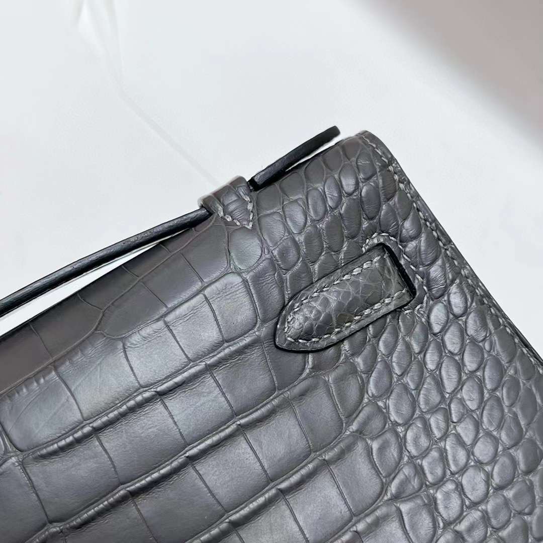 Hermès（爱马仕）Mini Kelly Pochette 雾面美洲鳄鱼 Matte Alligator Crocodile Ck88 石墨灰 银扣 22cm Phw