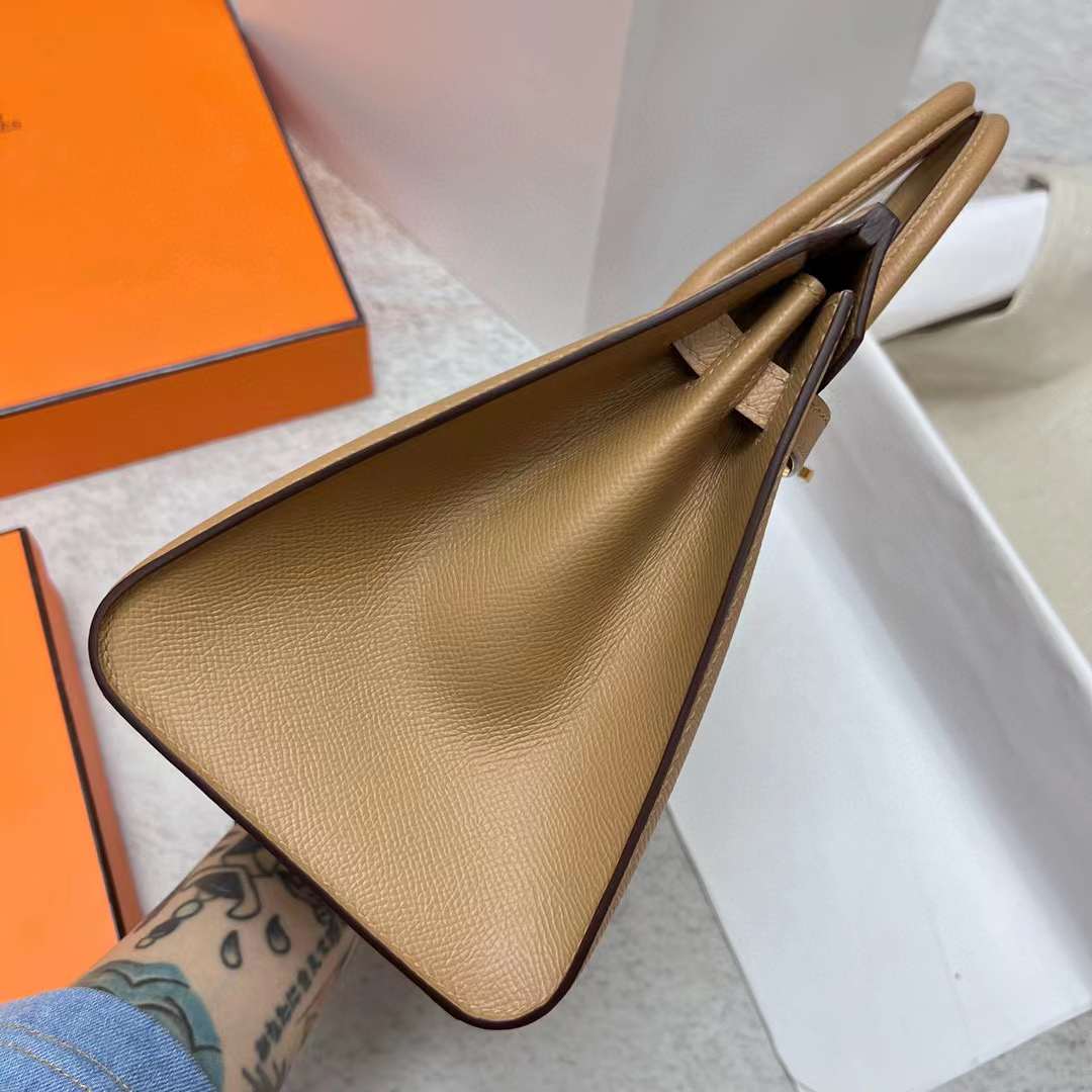 Hermès（爱马仕）Birkin 铂金包 Sellier Epsom 0M 奶茶色 金扣 25cm 全手工蜡线缝制 Ghw