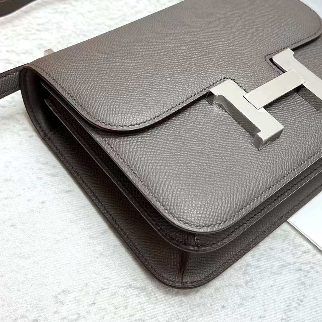 Hermès（爱马仕）Constance 康斯坦斯 Epsom 8F 锡器灰 银扣 19cm 全手工蜡线缝制 Phw