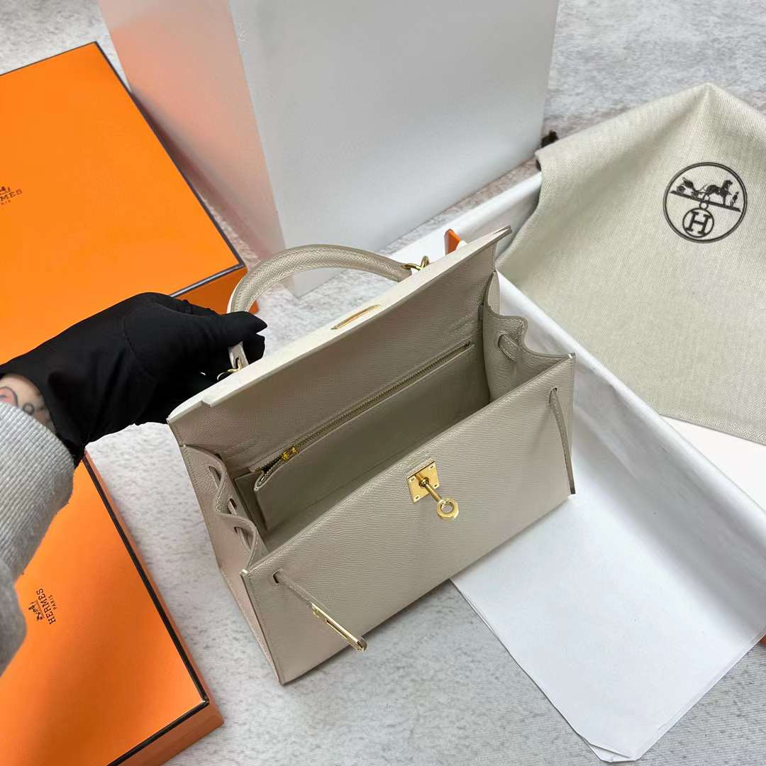 Hermès（爱马仕）Kelly 凯莉包 Epsom Ck10 奶昔白 金扣 25cm 全手工蜡线缝制 Ghw