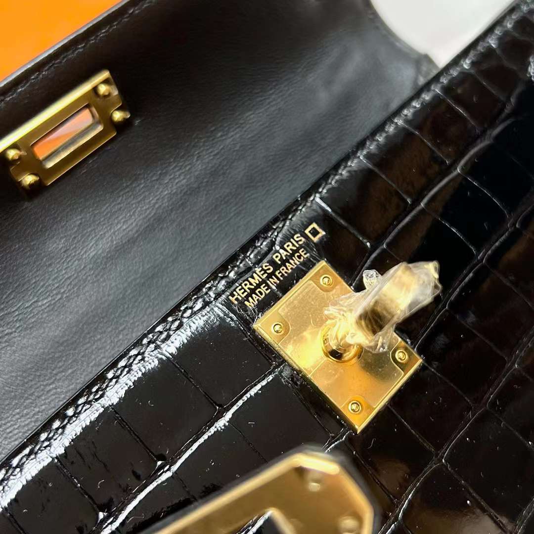 Hermès（爱马仕）Mini Kelly 迷你凯莉 亮面美洲鳄鱼 Shiny Alligator Crocodile Ck89 黑色 金扣 19cm 全手工蜡线缝制 Ghw