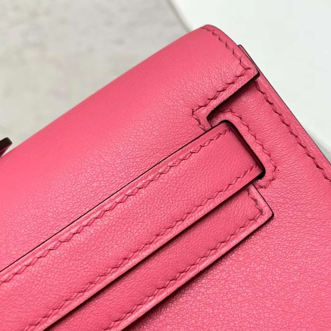 Hermès（爱马仕）Kelly cut Swift 8w 新唇膏粉 金扣 31cm 全手工蜡线缝制 Ghw