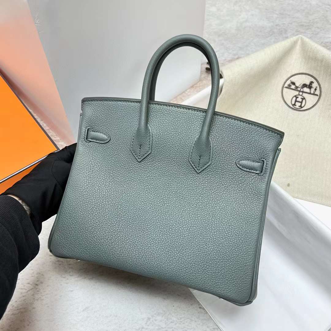 Hermès（爱马仕）Birkin 铂金包 Togo皮 Cc63 杏绿色 银扣 25cm 全手工蜡线缝制 Phw