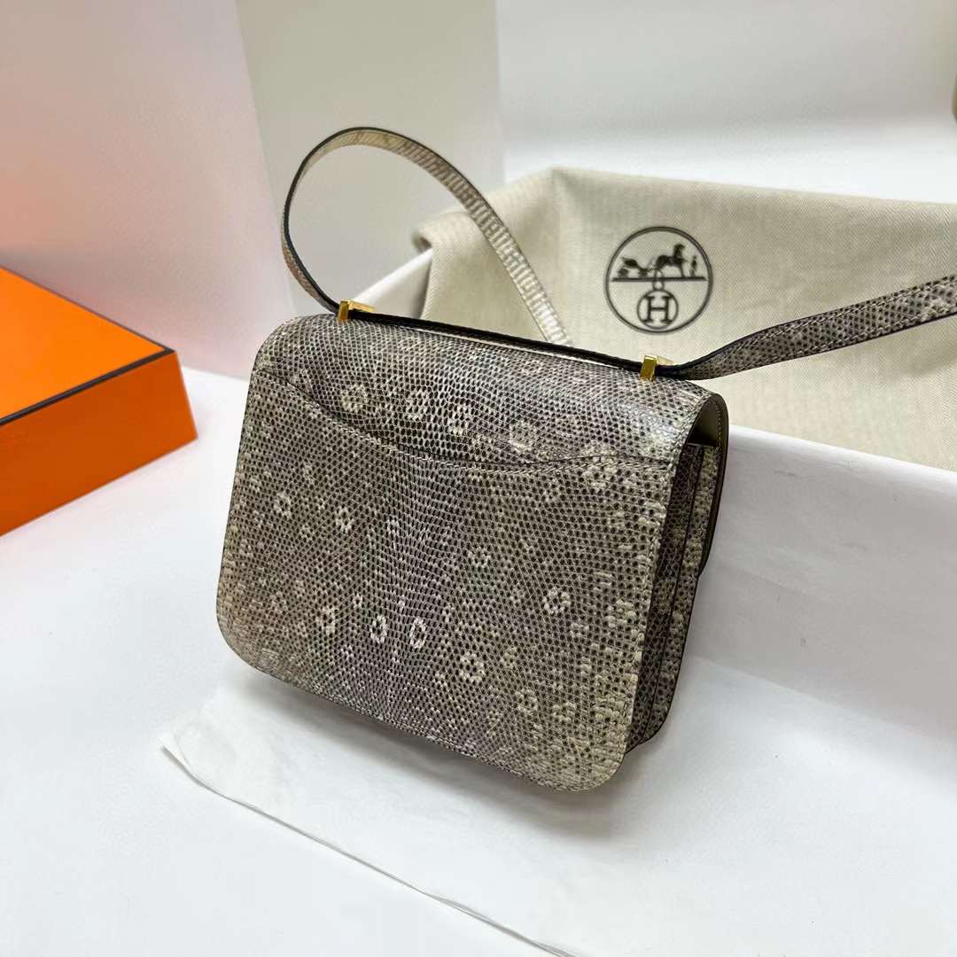 Hermès（爱马仕）Constance 康康 Lizard 进口蜥蜴皮 自然色 金扣 19cm 全手工蜡线缝制 Ghw