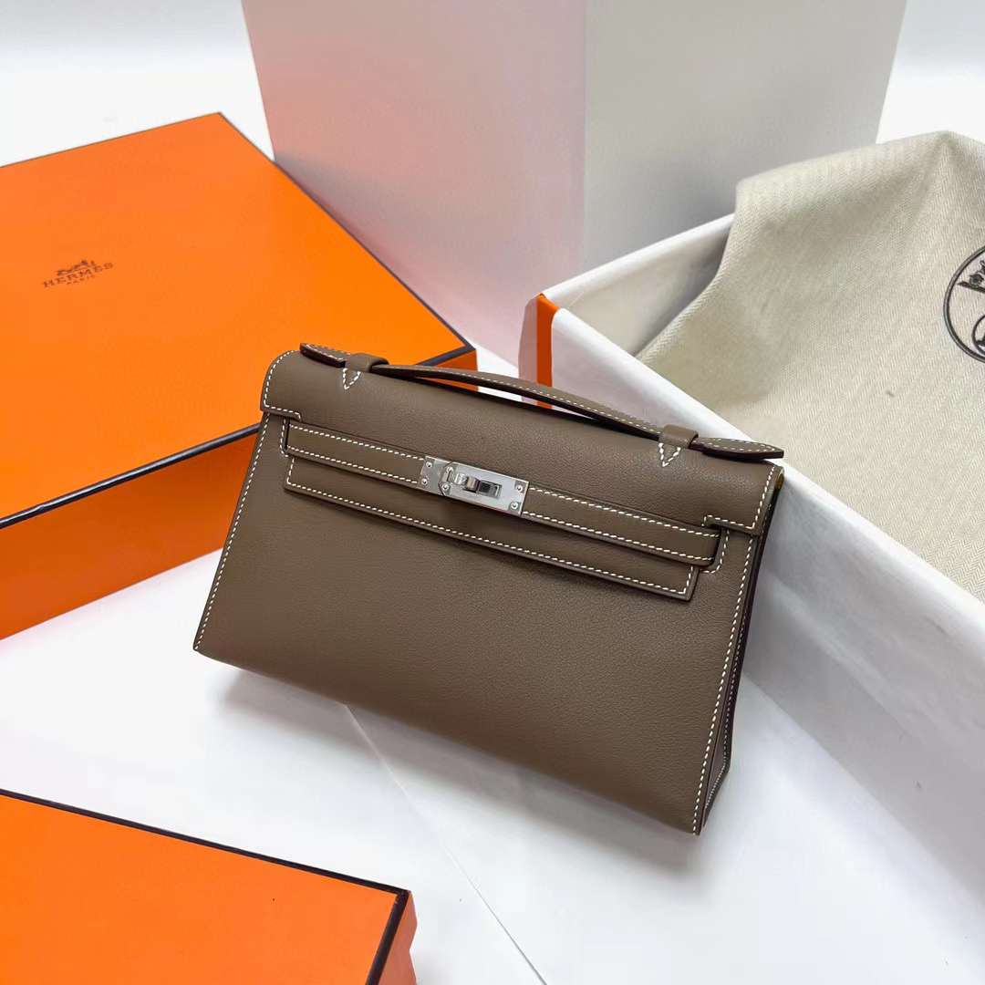 Hermès（爱马仕）Mini Kelly Pochette Swift Ck18 大象灰 内拼 9D 琥珀黄 银扣 22cm 全手工蜡线缝制 phw