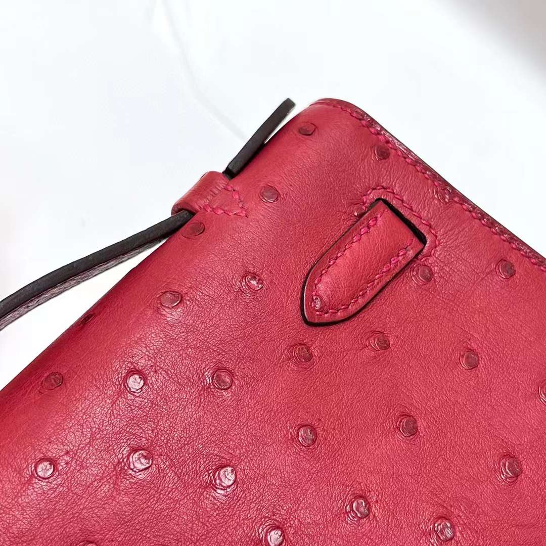 Hermès（爱马仕）Mini Kelly Pochette Ostrich 鸵鸟皮 Ck53 大红色 金扣 22cm 全手工蜡线缝制 Ghw
